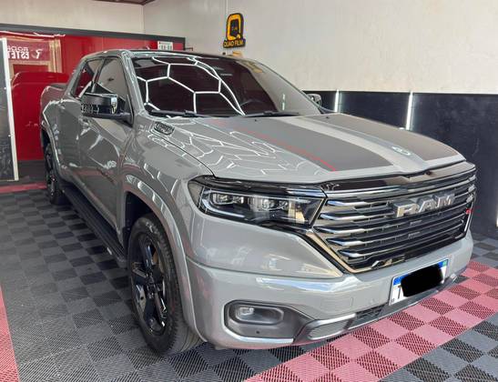 RAM RAMPAGE 2.0 HURRICANE 4 TURBO GASOLINA R/T 4X4 AUTOMÁTICO